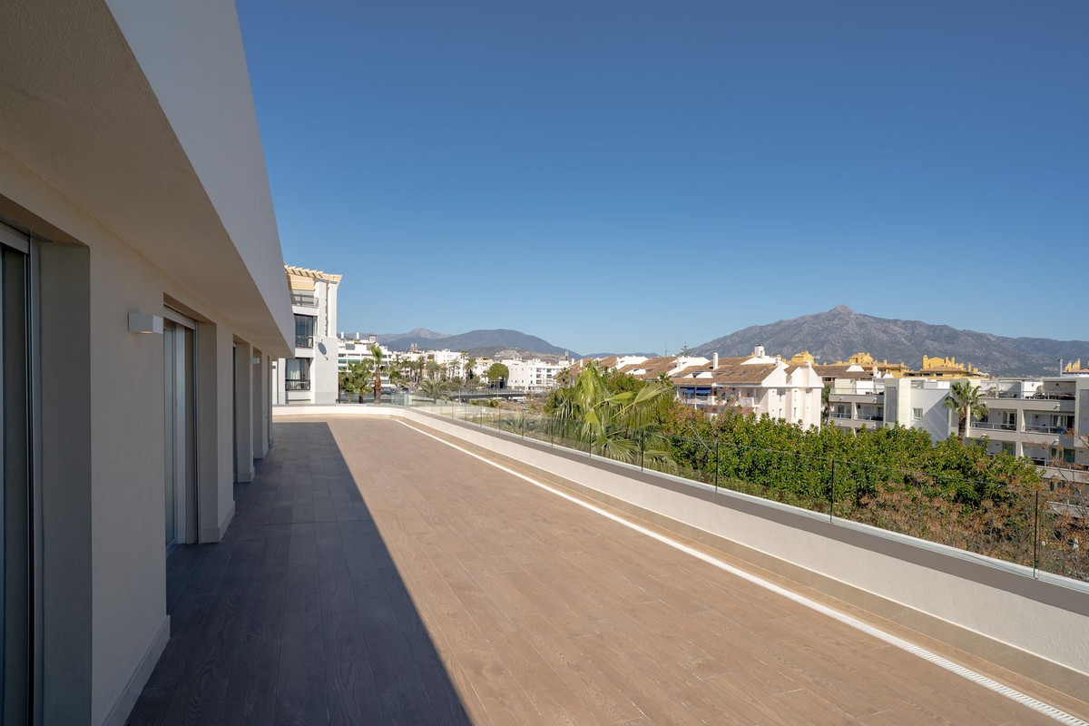 4 Bed Apartment for sale in San Pedro De Alcántara Costa Del Sol, Málaga, Spain
