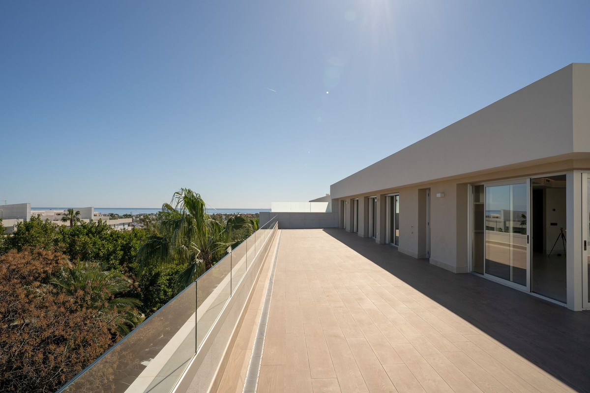 4 Bed Apartment for sale in San Pedro De Alcántara Costa Del Sol, Málaga, Spain