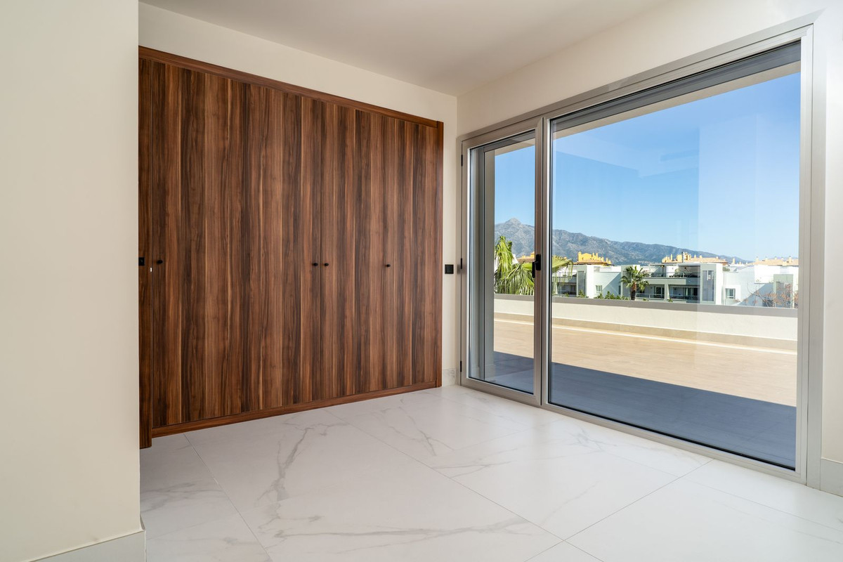 4 Bed Apartment for sale in San Pedro De Alcántara Costa Del Sol, Málaga, Spain