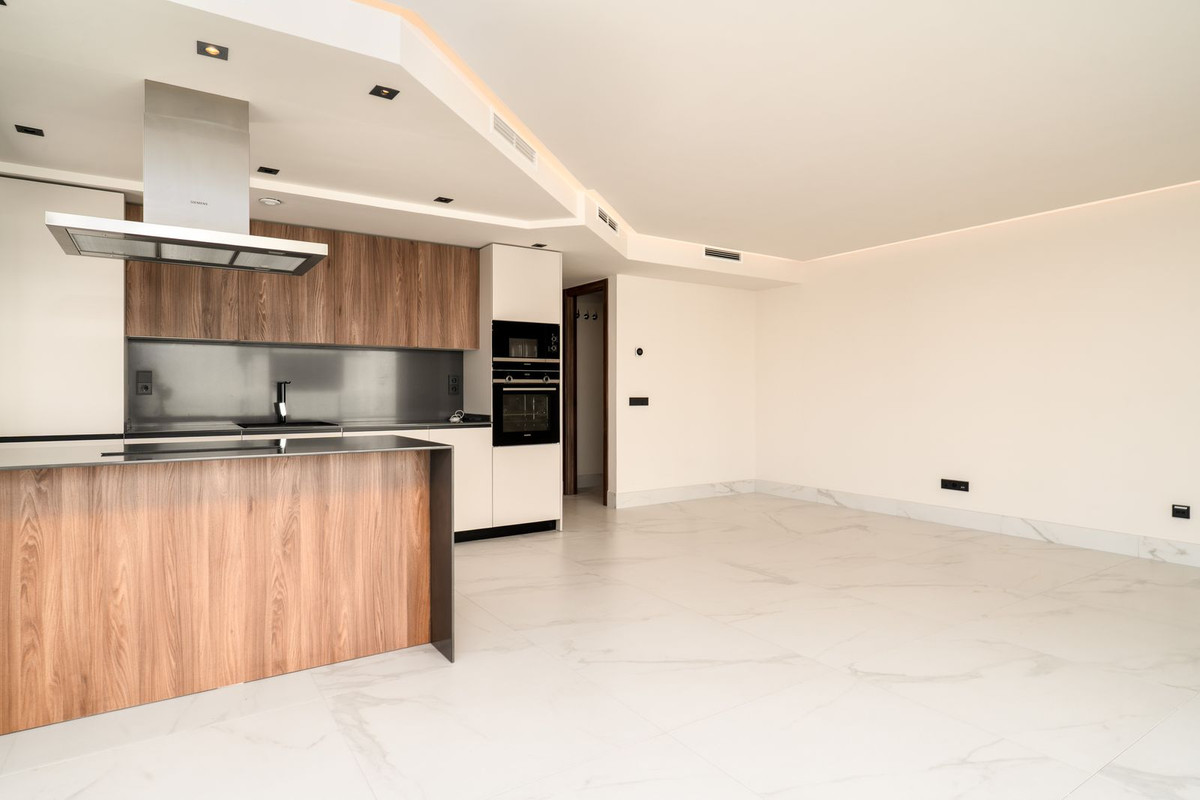 4 Bed Apartment for sale in San Pedro De Alcántara Costa Del Sol, Málaga, Spain