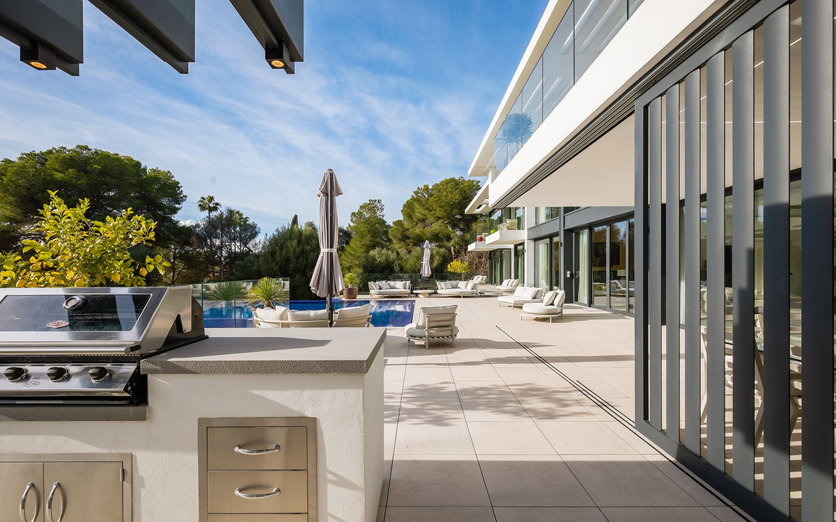 Se vende Villa - Chalet de 7 dormitorios en Costa Del Sol, Cadiz, España