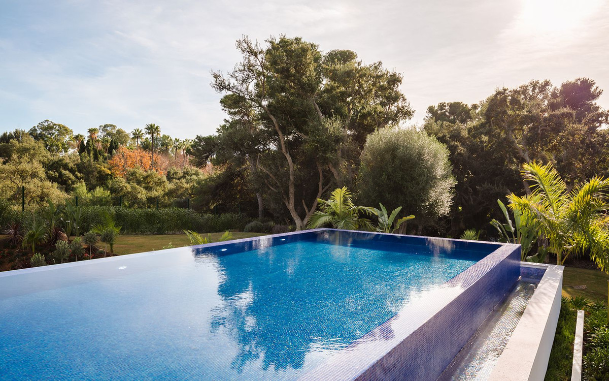 Se vende Villa - Chalet de 7 dormitorios en Costa Del Sol, Cadiz, España