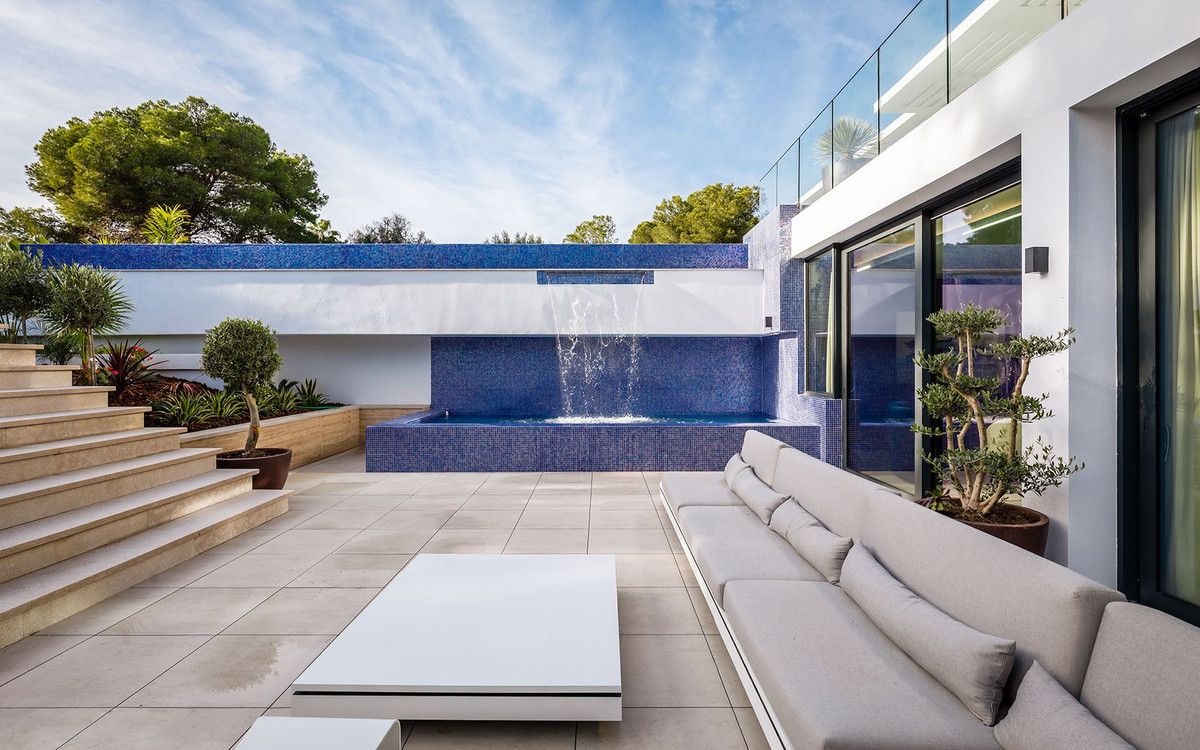 Se vende Villa - Chalet de 7 dormitorios en Costa Del Sol, Cadiz, España