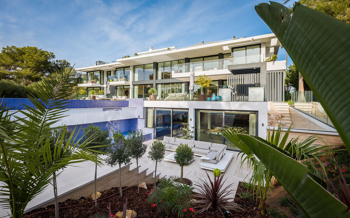 Se vende Villa - Chalet de 7 dormitorios en Costa Del Sol, Cadiz, España