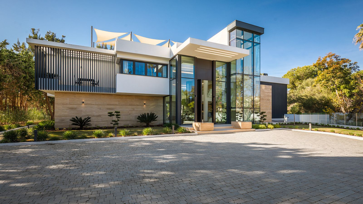 Se vende Villa - Chalet de 7 dormitorios en Costa Del Sol, Cadiz, España