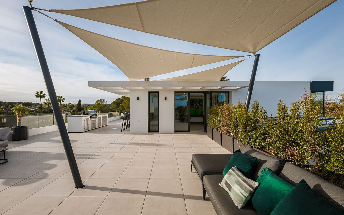 Se vende Villa - Chalet de 7 dormitorios en Costa Del Sol, Cadiz, España