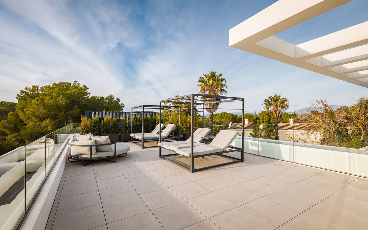 Se vende Villa - Chalet de 7 dormitorios en Costa Del Sol, Cadiz, España