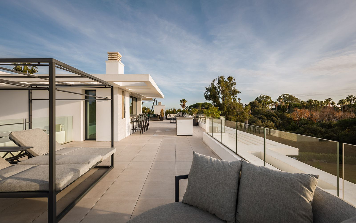 Se vende Villa - Chalet de 7 dormitorios en Costa Del Sol, Cadiz, España