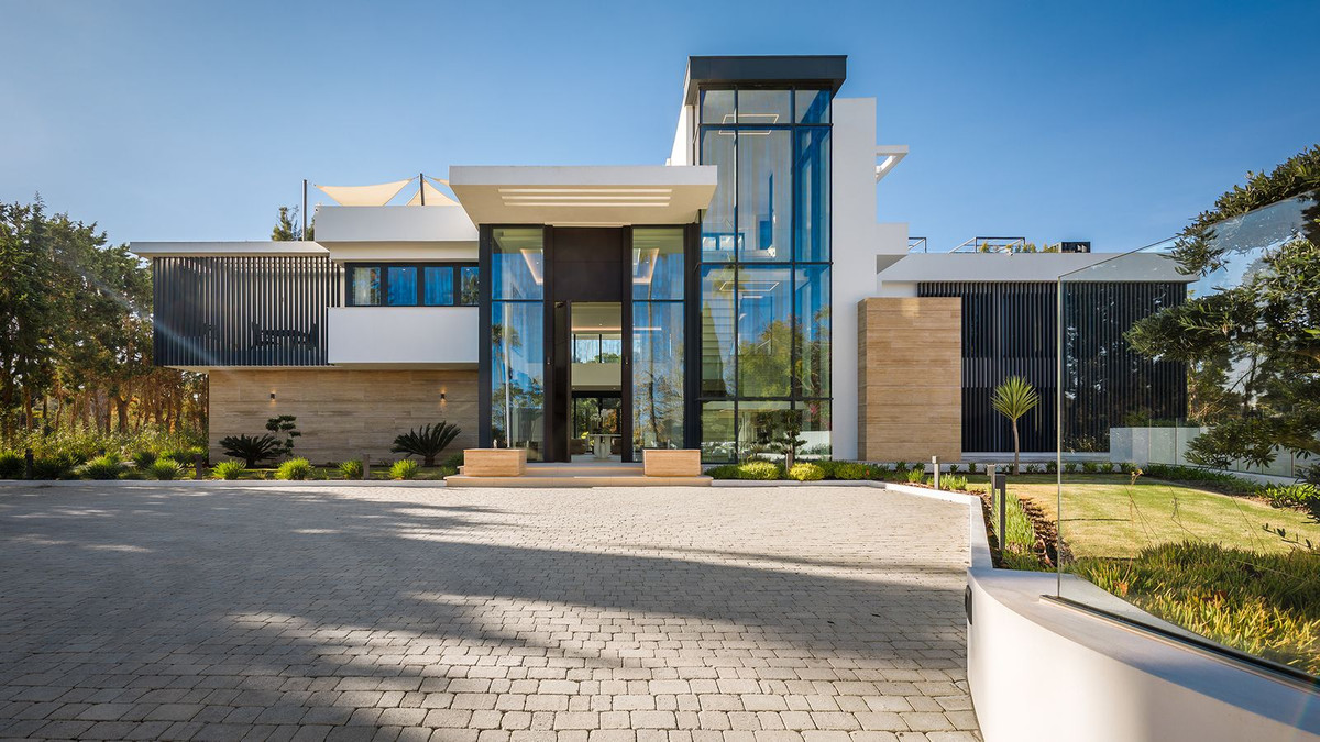 Se vende Villa - Chalet de 7 dormitorios en Costa Del Sol, Cadiz, España