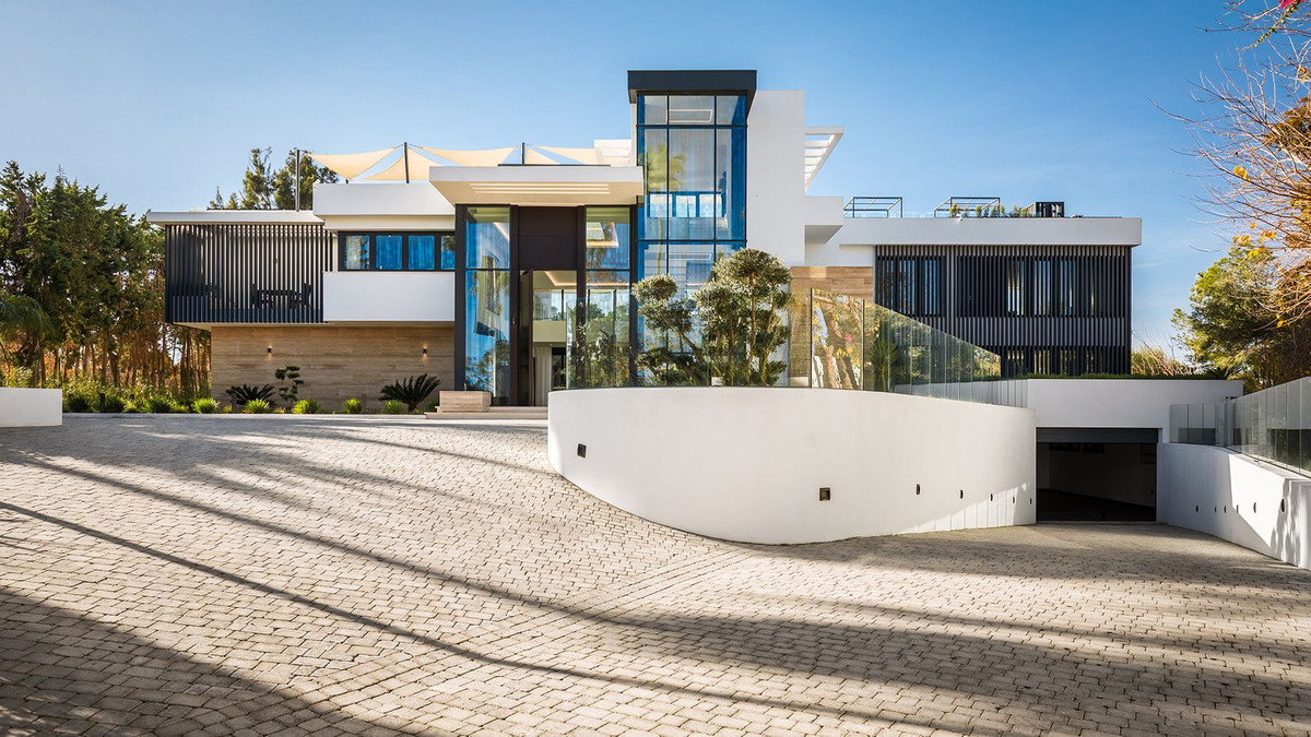 Se vende Villa - Chalet de 7 dormitorios en Costa Del Sol, Cadiz, España