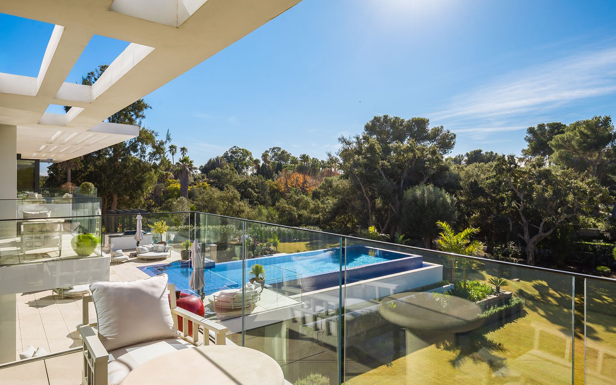 Se vende Villa - Chalet de 7 dormitorios en Costa Del Sol, Cadiz, España