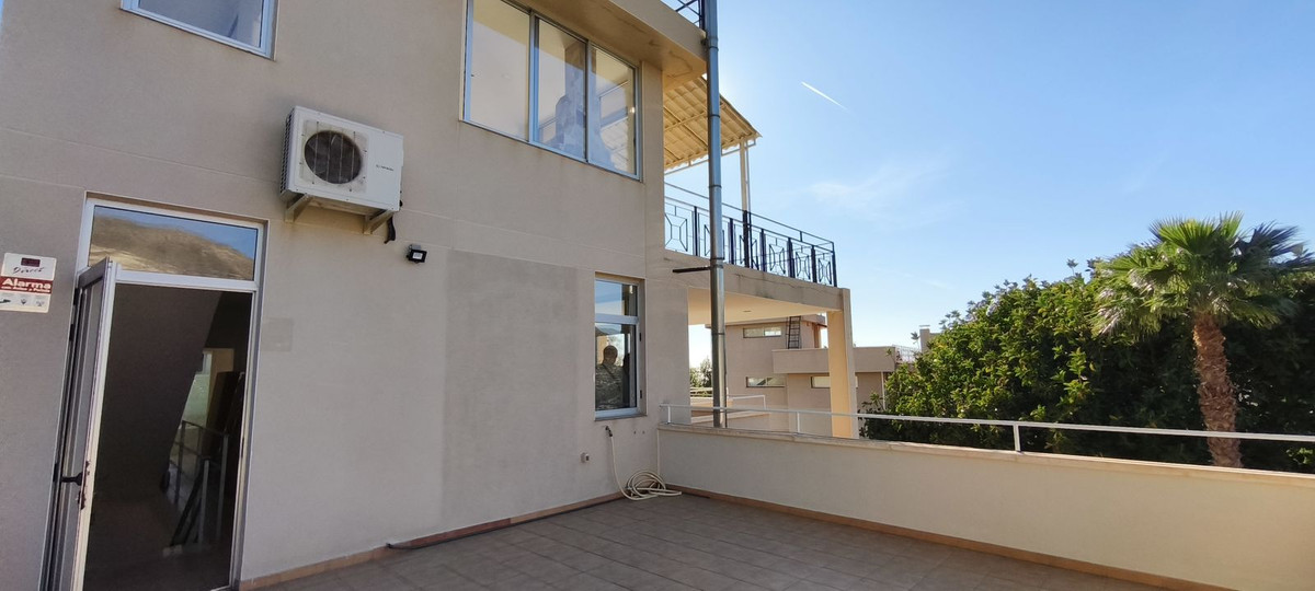 4 Bed Townhouse for sale in El Campello Costa Blanca, Alicante, Spain