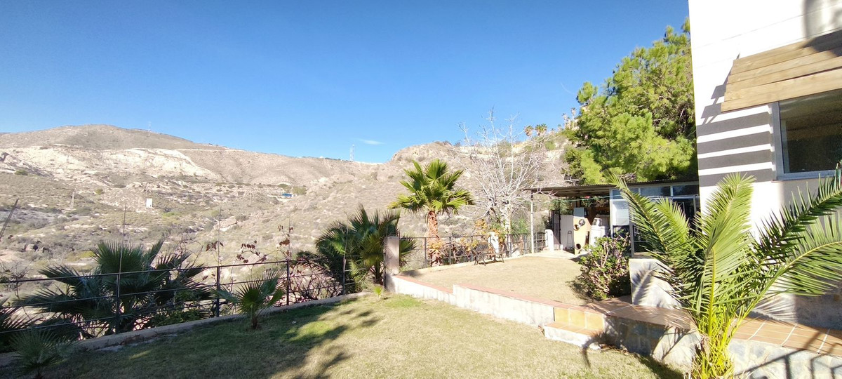 4 Bed Townhouse for sale in El Campello Costa Blanca, Alicante, Spain