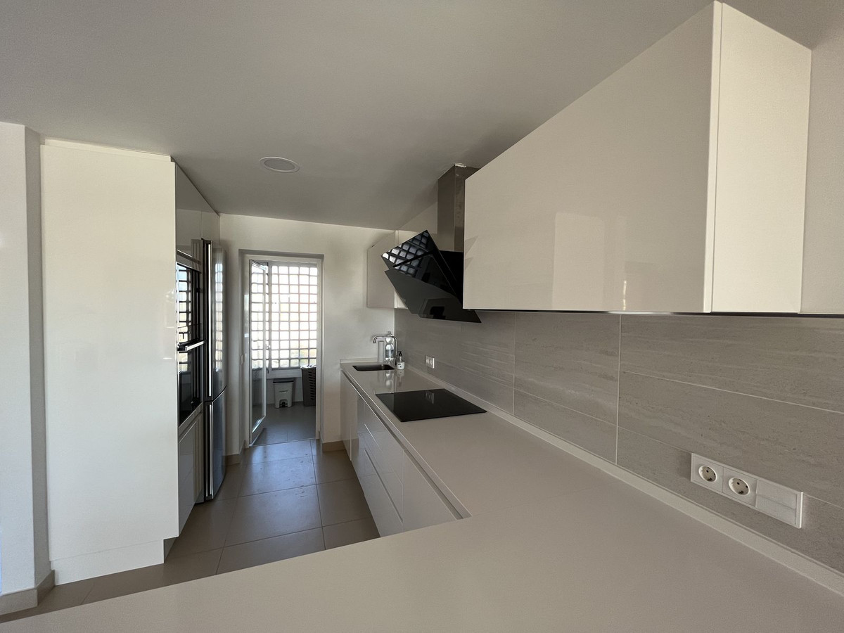 3 Bed Townhouse for sale in Benahavís Costa Del Sol, Málaga, Spain