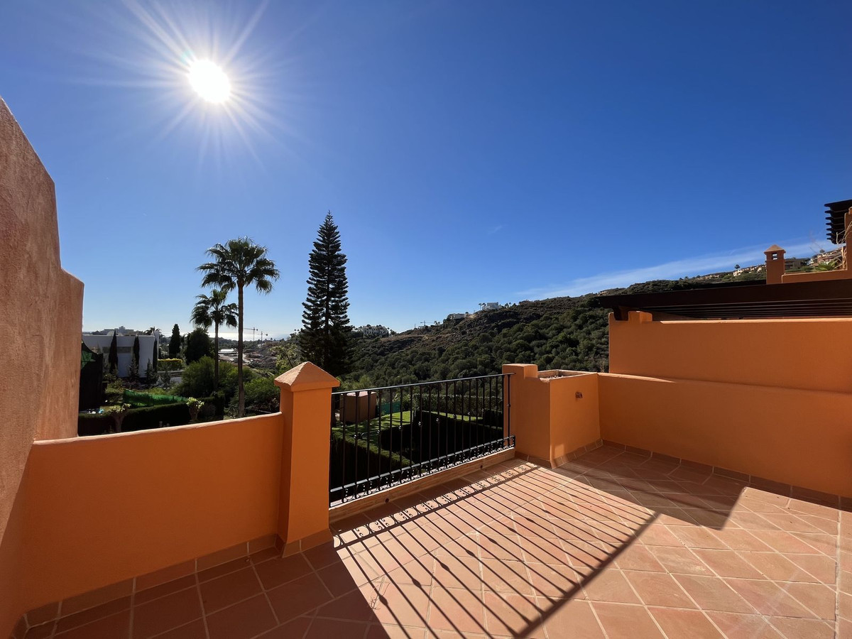 3 Bed Townhouse for sale in Benahavís Costa Del Sol, Málaga, Spain