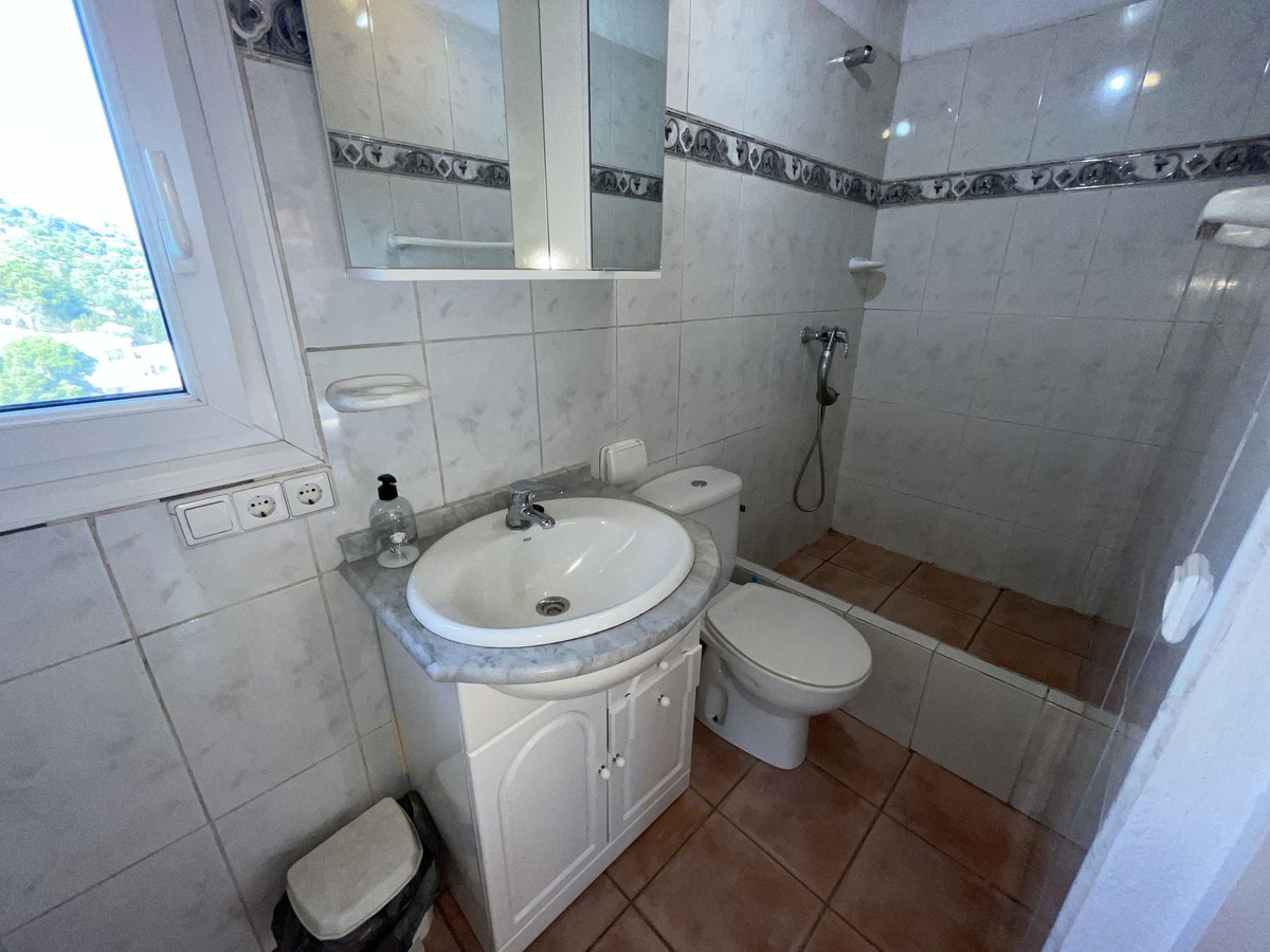 3 Bed Townhouse for sale in Estepona Costa Del Sol, Málaga, Spain