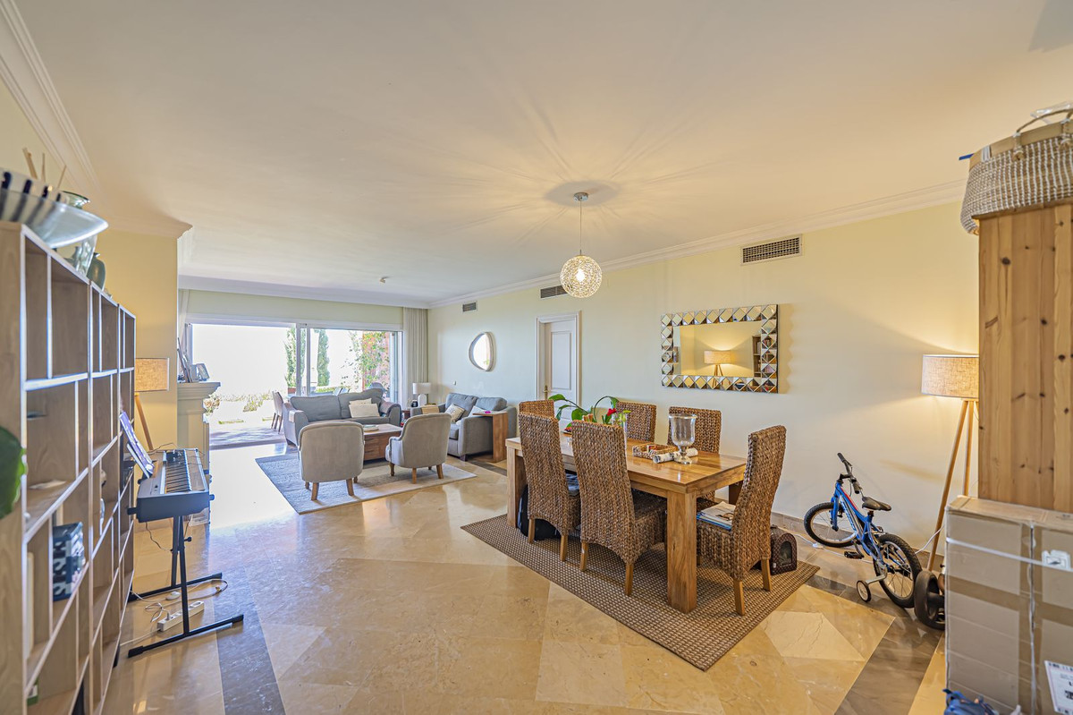 3 Bed Apartment for sale in La Mairena Costa Del Sol, Málaga, Spain