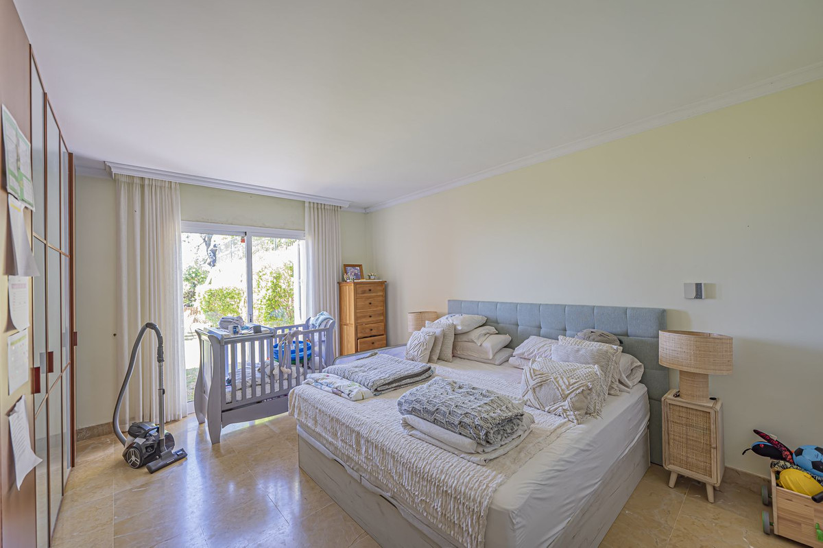 3 Bed Apartment for sale in La Mairena Costa Del Sol, Málaga, Spain