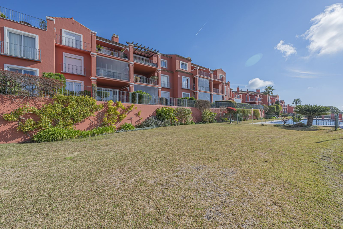 3 Bed Apartment for sale in La Mairena Costa Del Sol, Málaga, Spain