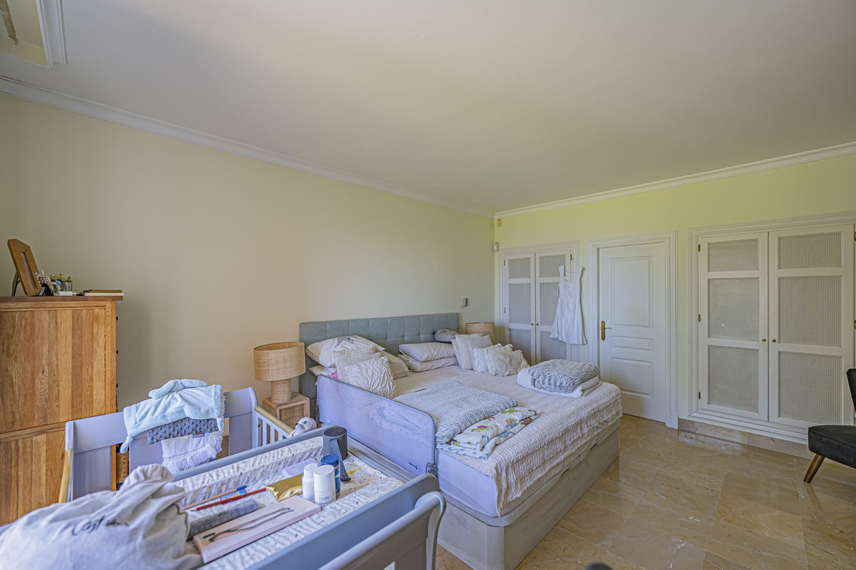 3 Bed Apartment for sale in La Mairena Costa Del Sol, Málaga, Spain