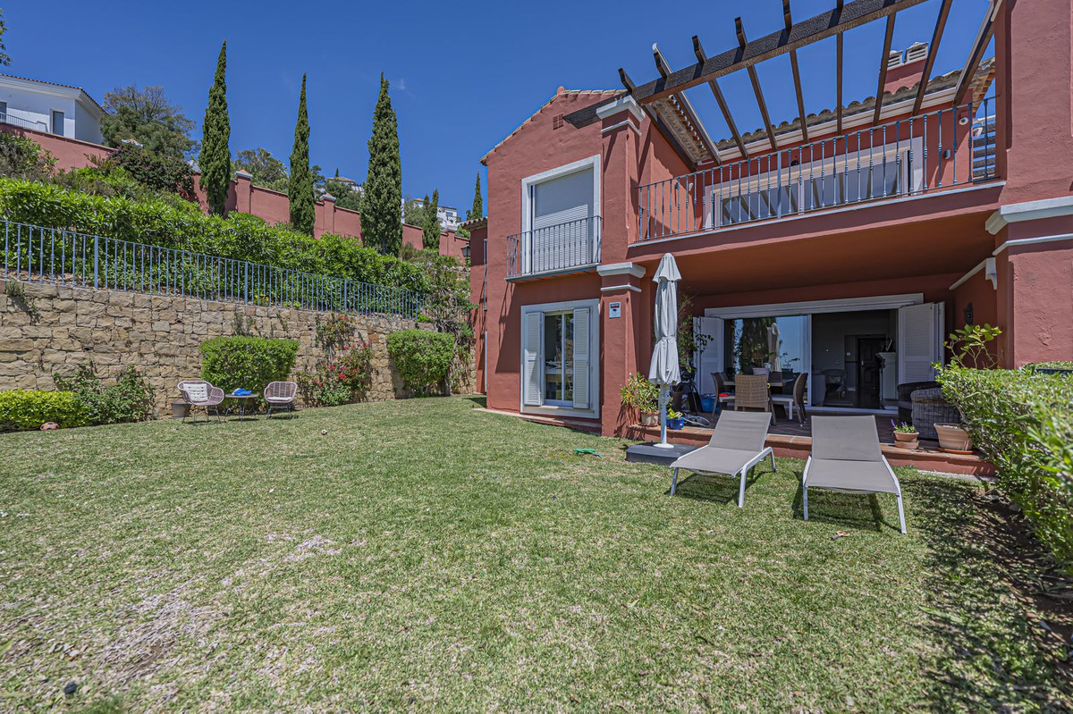 3 Bed Apartment for sale in La Mairena Costa Del Sol, Málaga, Spain