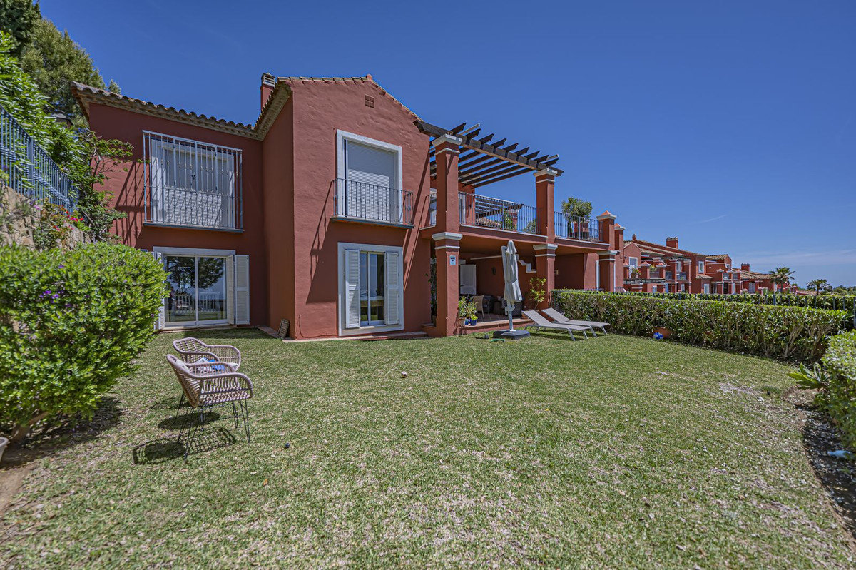 3 Bed Apartment for sale in La Mairena Costa Del Sol, Málaga, Spain