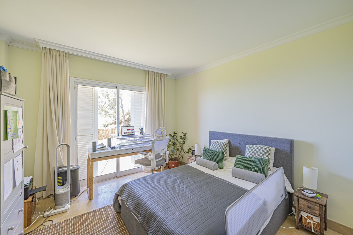 3 Bed Apartment for sale in La Mairena Costa Del Sol, Málaga, Spain