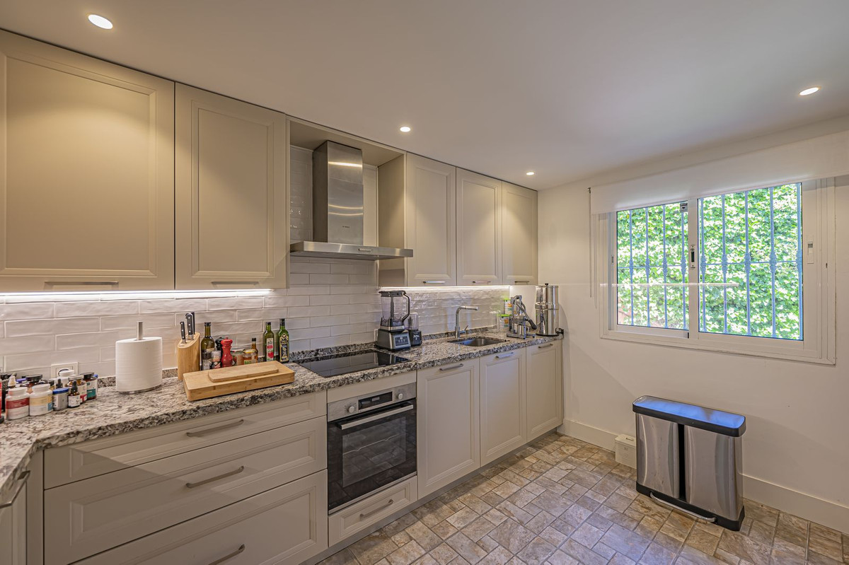 3 Bed Apartment for sale in La Mairena Costa Del Sol, Málaga, Spain