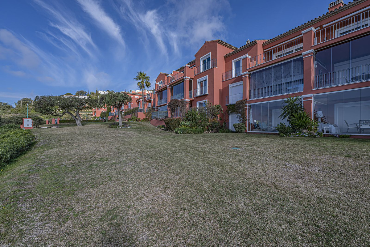 3 Bed Apartment for sale in La Mairena Costa Del Sol, Málaga, Spain