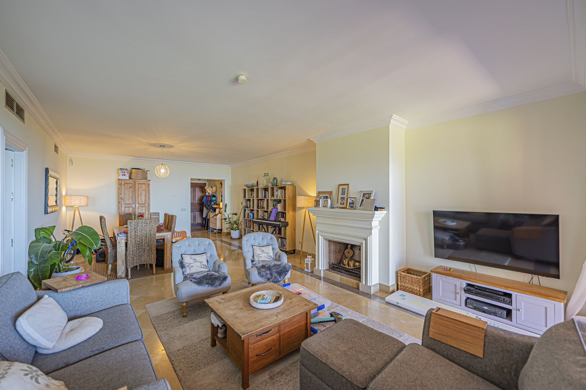 3 Bed Apartment for sale in La Mairena Costa Del Sol, Málaga, Spain