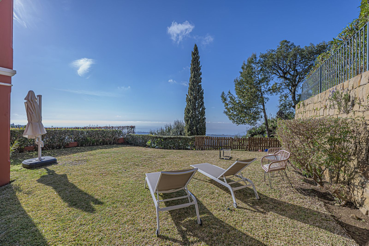 3 Bed Apartment for sale in La Mairena Costa Del Sol, Málaga, Spain