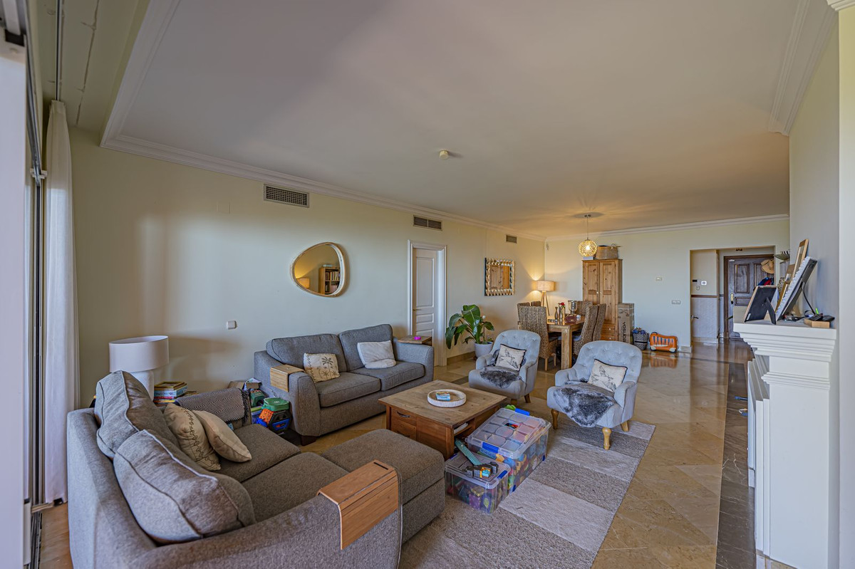 3 Bed Apartment for sale in La Mairena Costa Del Sol, Málaga, Spain