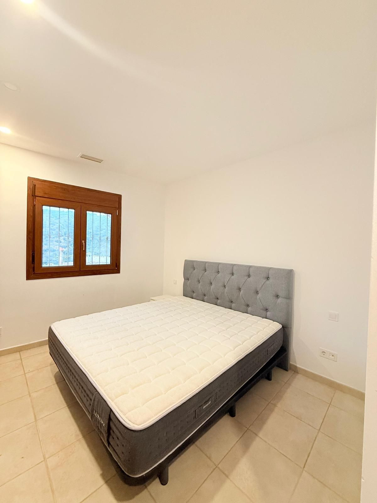 4 Bed Apartment for sale in Benahavís Costa Del Sol, Málaga, Spain
