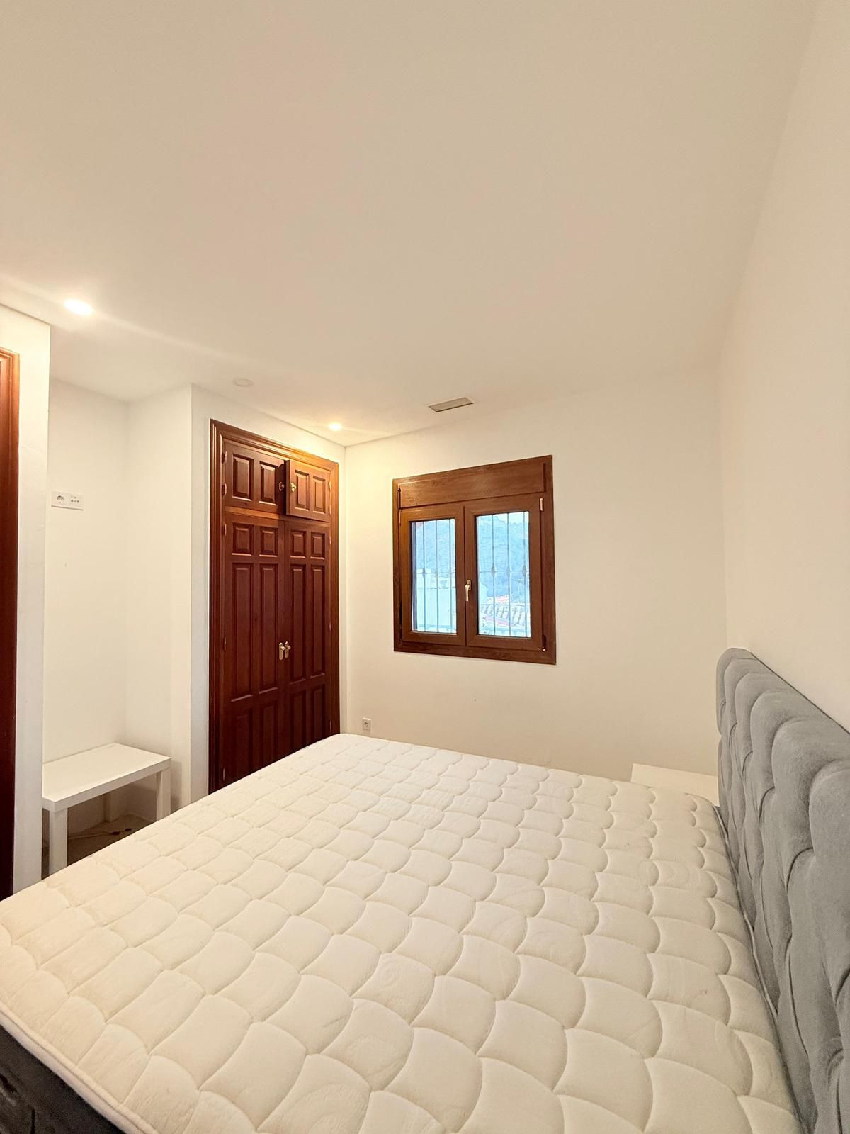 4 Bed Apartment for sale in Benahavís Costa Del Sol, Málaga, Spain