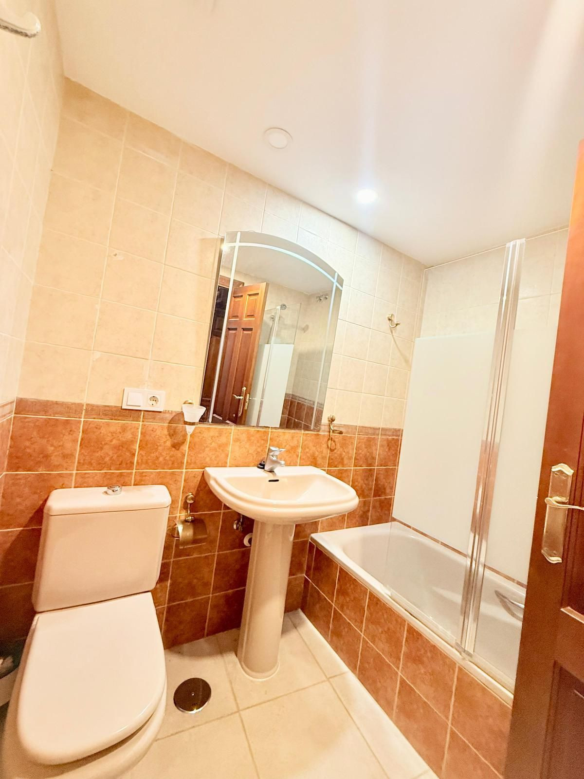 4 Bed Apartment for sale in Benahavís Costa Del Sol, Málaga, Spain