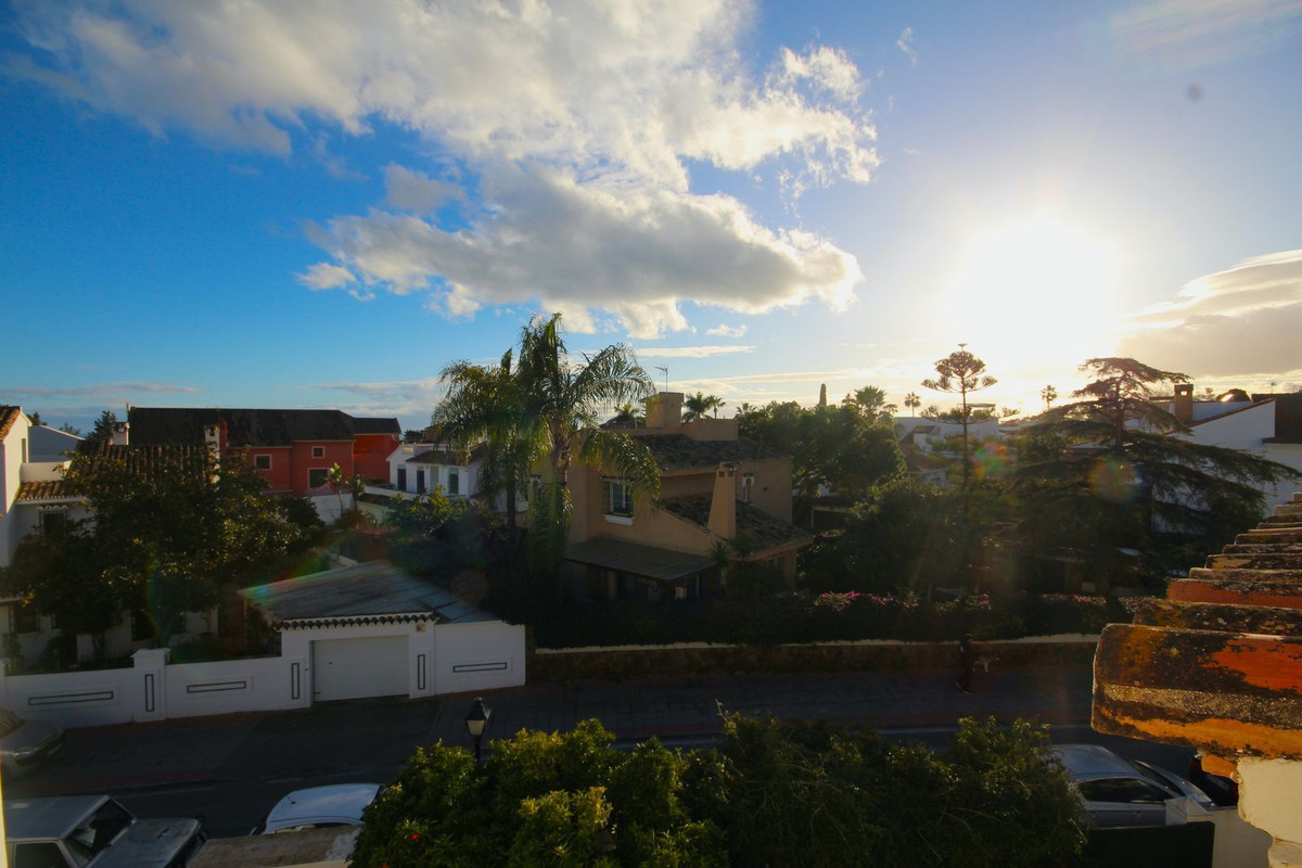 5 Bed Townhouse for sale in Marbella Costa Del Sol, Málaga, Spain
