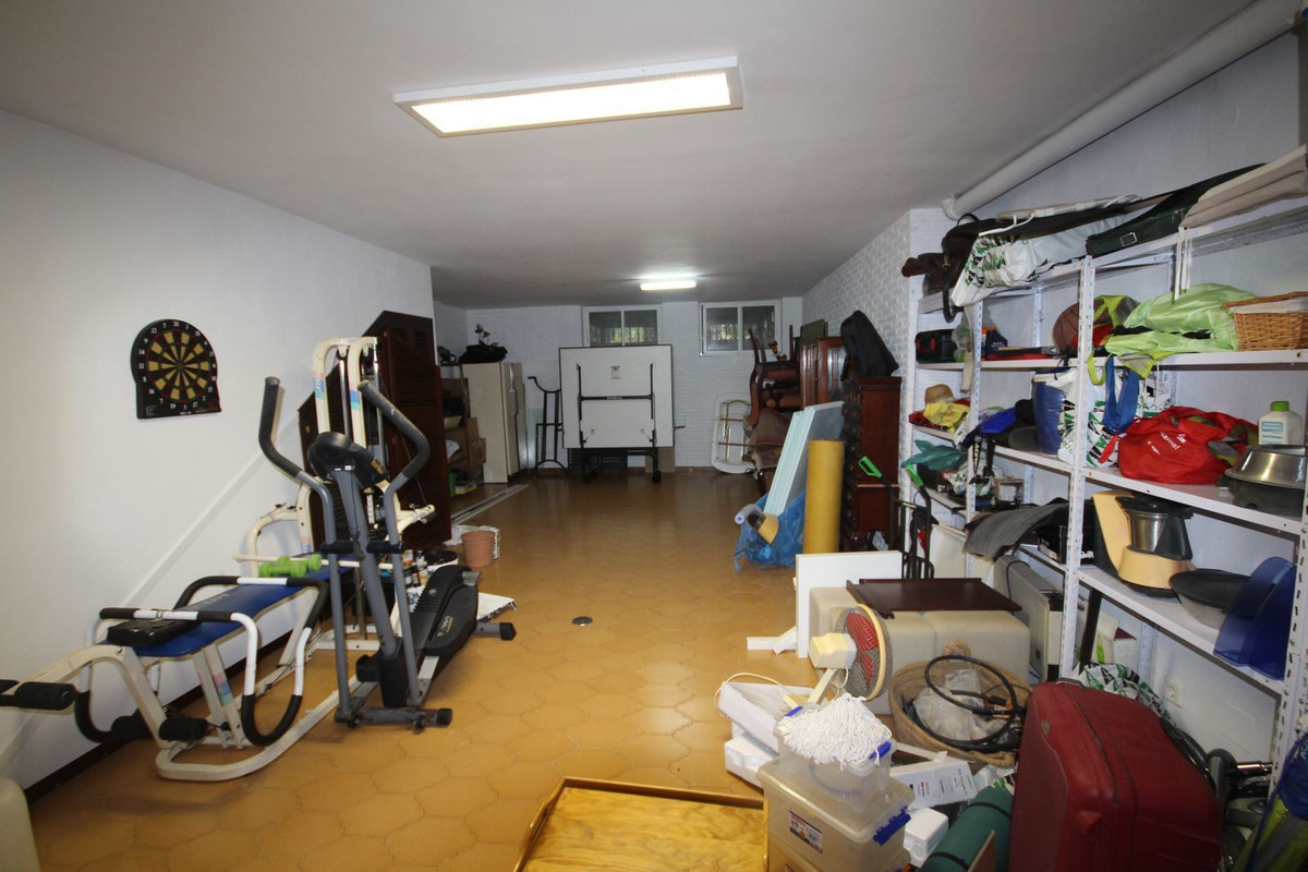 5 Bed Townhouse for sale in Marbella Costa Del Sol, Málaga, Spain