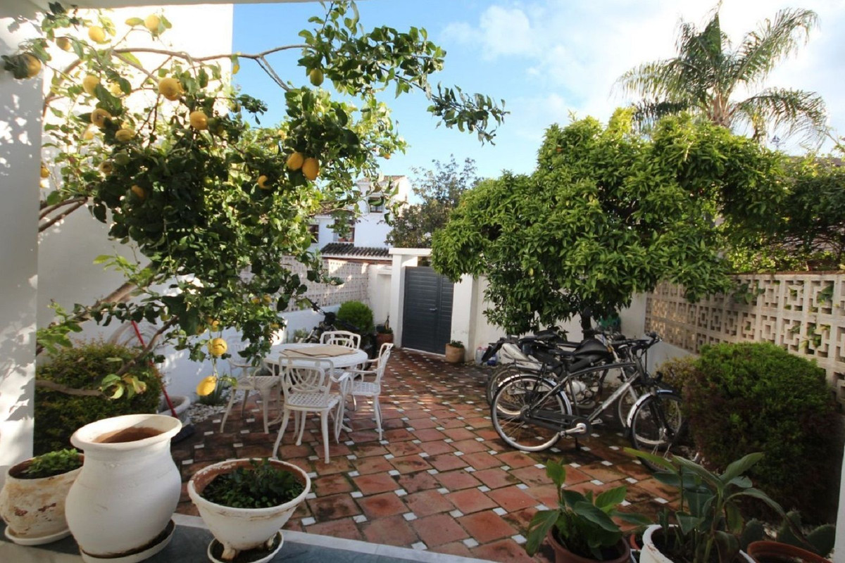5 Bed Townhouse for sale in Marbella Costa Del Sol, Málaga, Spain