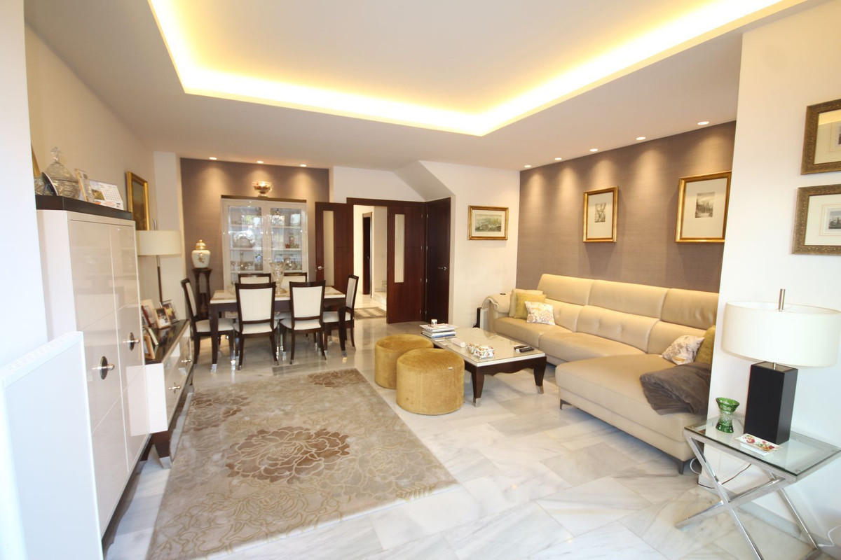 5 Bed Townhouse for sale in Marbella Costa Del Sol, Málaga, Spain