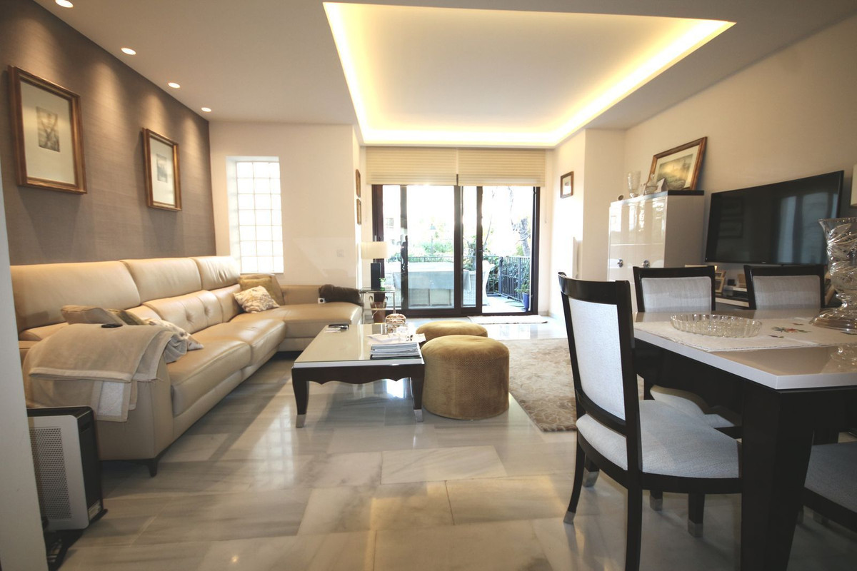 5 Bed Townhouse for sale in Marbella Costa Del Sol, Málaga, Spain
