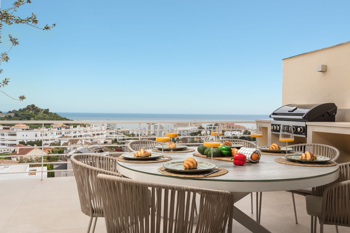 4 Bed Apartment for sale in Benalmadena Costa Del Sol, Málaga, Spain