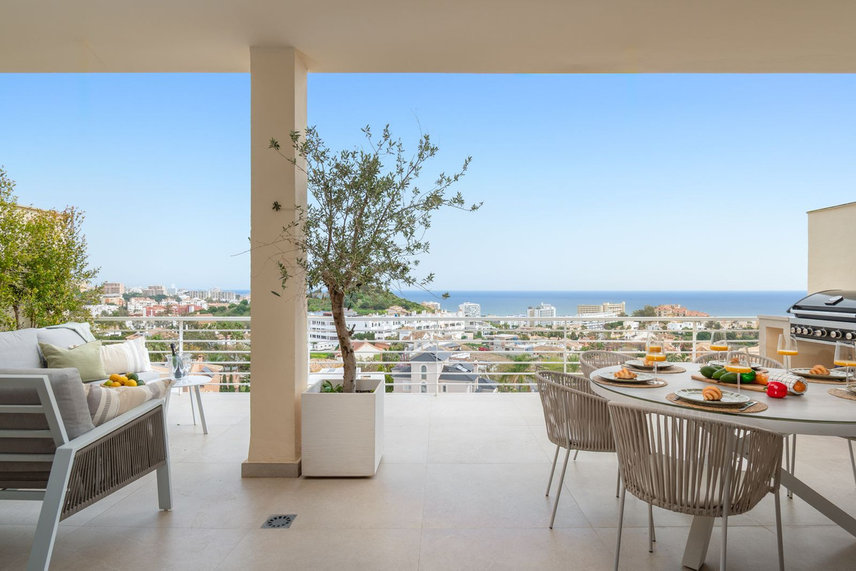 4 Bed Apartment for sale in Benalmadena Costa Del Sol, Málaga, Spain