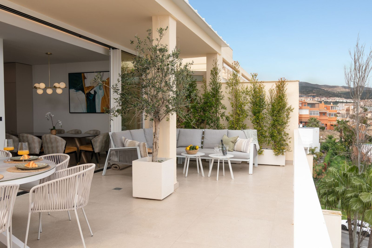 4 Bed Apartment for sale in Benalmadena Costa Del Sol, Málaga, Spain