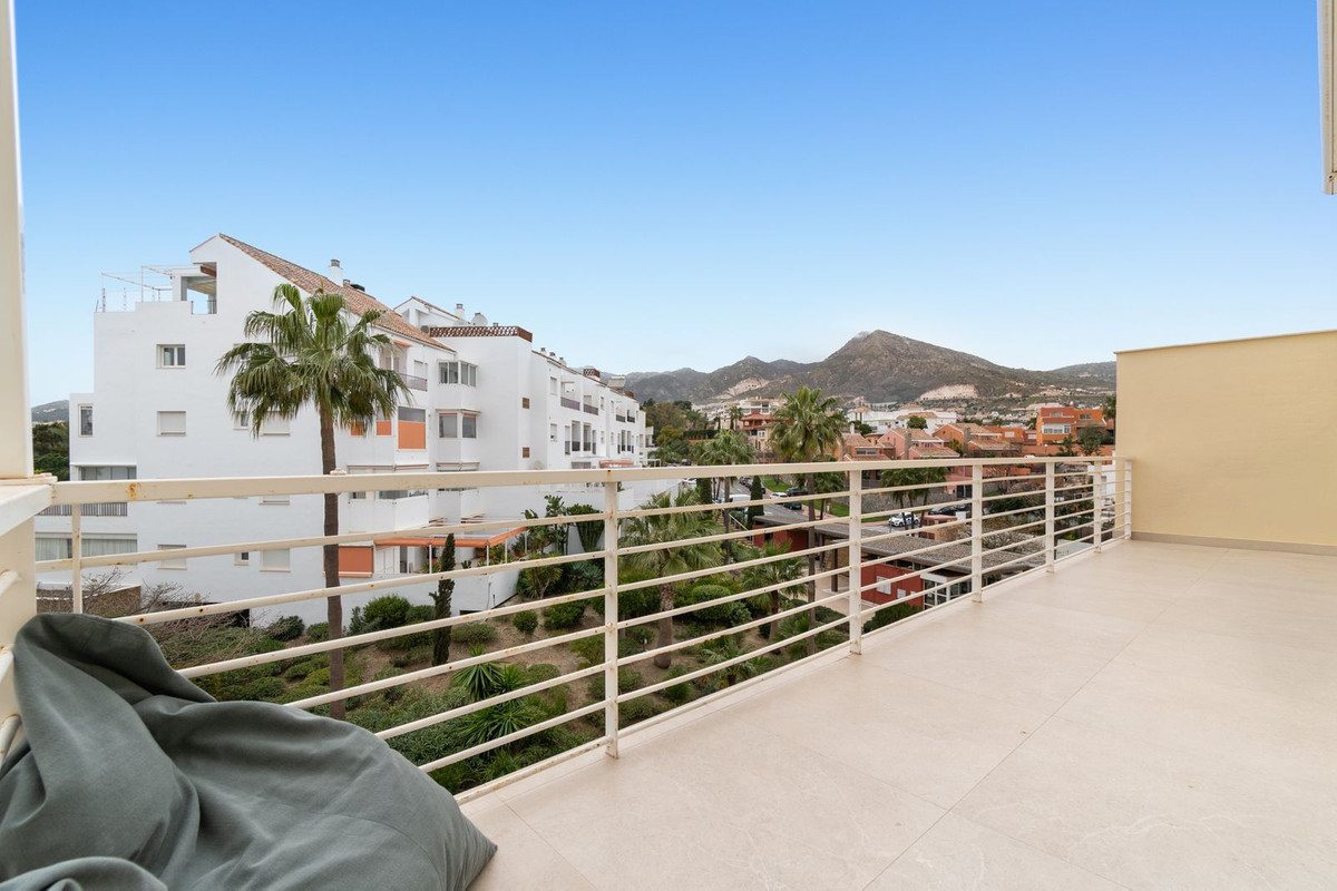 4 Bed Apartment for sale in Benalmadena Costa Del Sol, Málaga, Spain