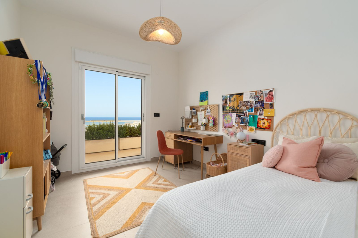 4 Bed Apartment for sale in Benalmadena Costa Del Sol, Málaga, Spain