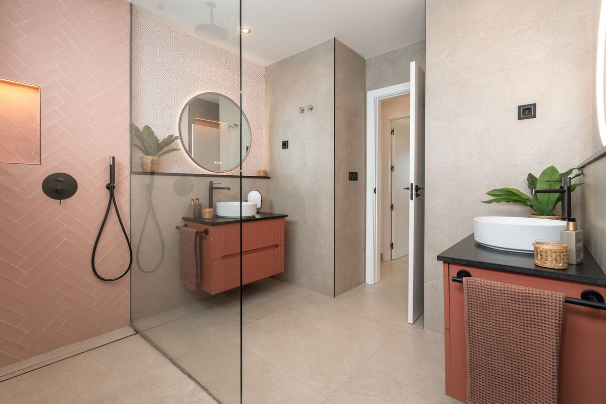 4 Bed Apartment for sale in Benalmadena Costa Del Sol, Málaga, Spain