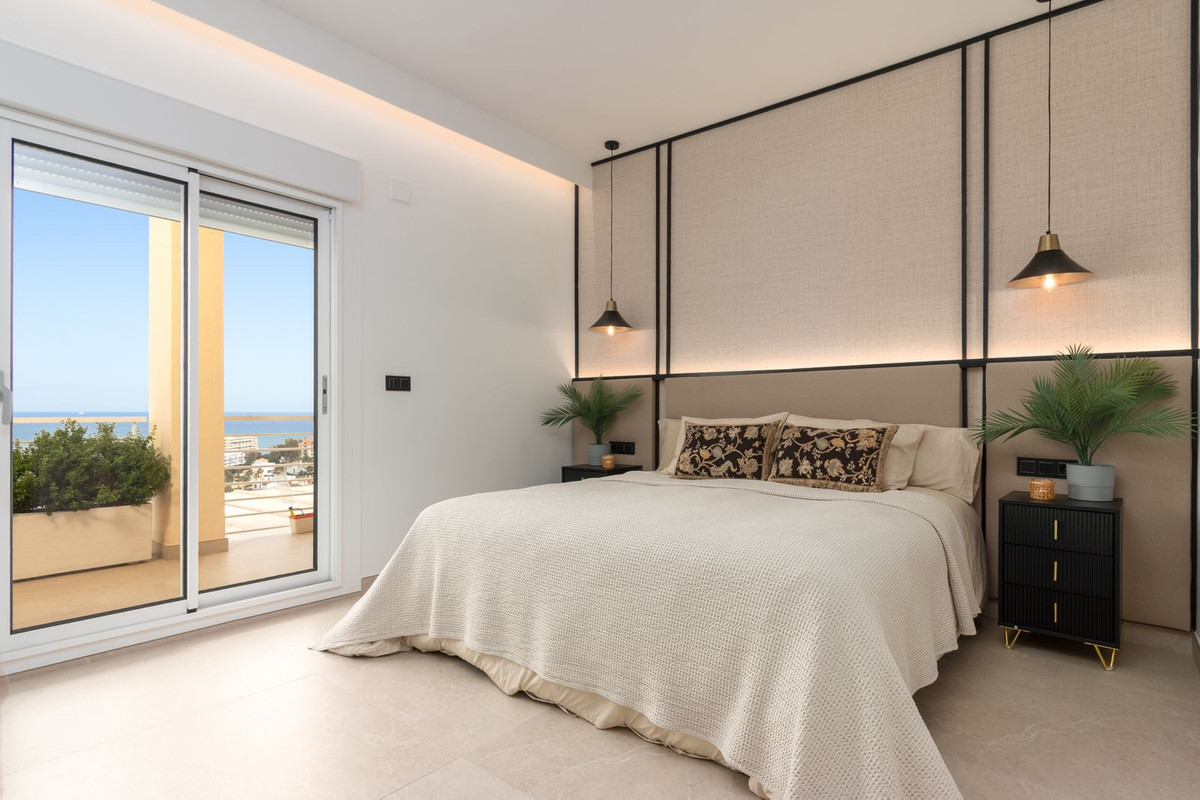 4 Bed Apartment for sale in Benalmadena Costa Del Sol, Málaga, Spain