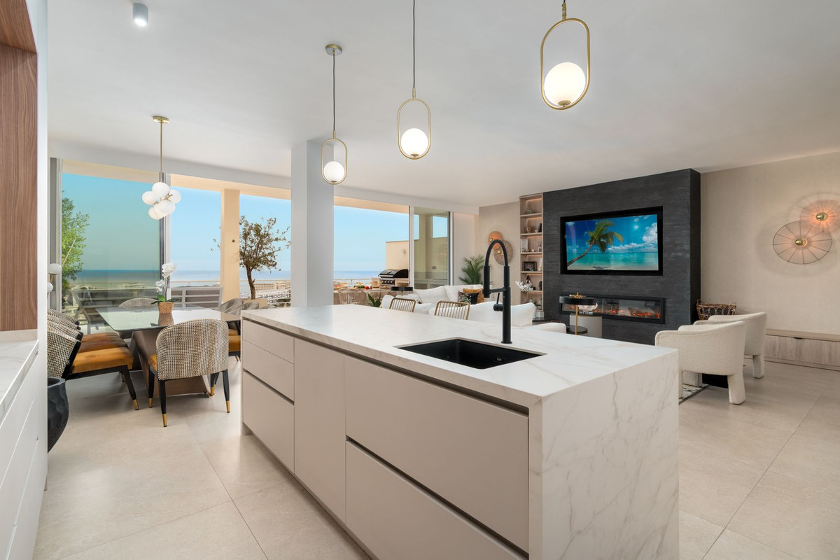 4 Bed Apartment for sale in Benalmadena Costa Del Sol, Málaga, Spain