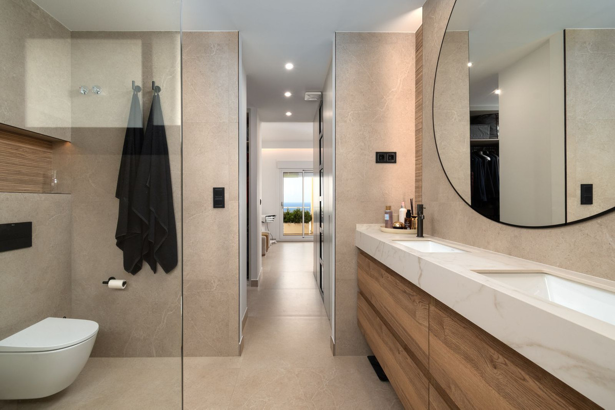 4 Bed Apartment for sale in Benalmadena Costa Del Sol, Málaga, Spain
