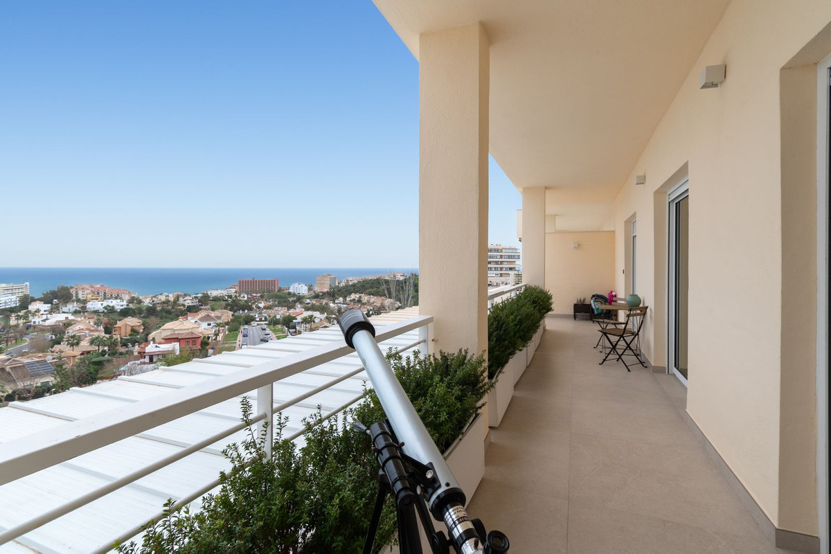 4 Bed Apartment for sale in Benalmadena Costa Del Sol, Málaga, Spain